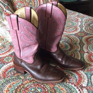 Women’s Nocona boots